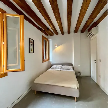 Comfortable Groundfloor In The Heart Of Apartment *
